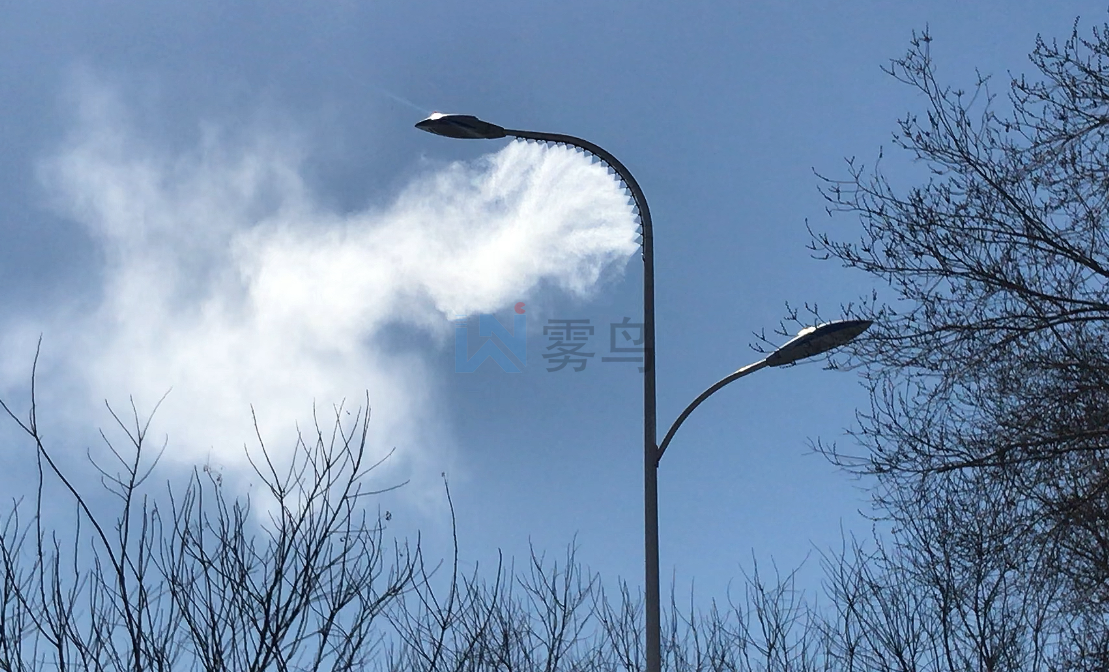 河北廊坊固安县雾鸟喷雾系统公司推出路灯杆加装喷雾降尘设备
